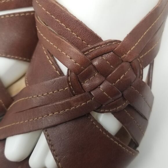 CLARKS Artisan Collection Heeled Sandal Brown size 7M. Leather upper. - Picture 3 of 16